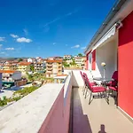 Kate וילה טרוגיר