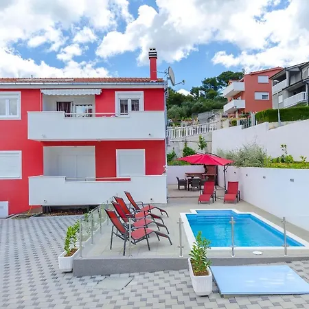 Kate * トロギール