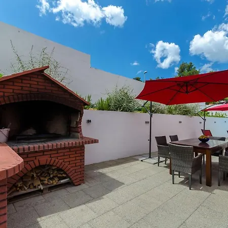 Kate ヴィラ トロギール