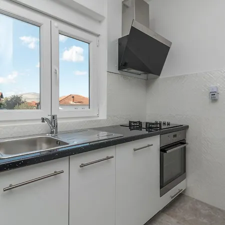 Βίλα Kate Τρογκίρ